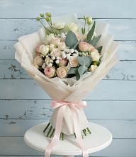 Букет цветов из:  Розы и Лизиантусы в Энергетик