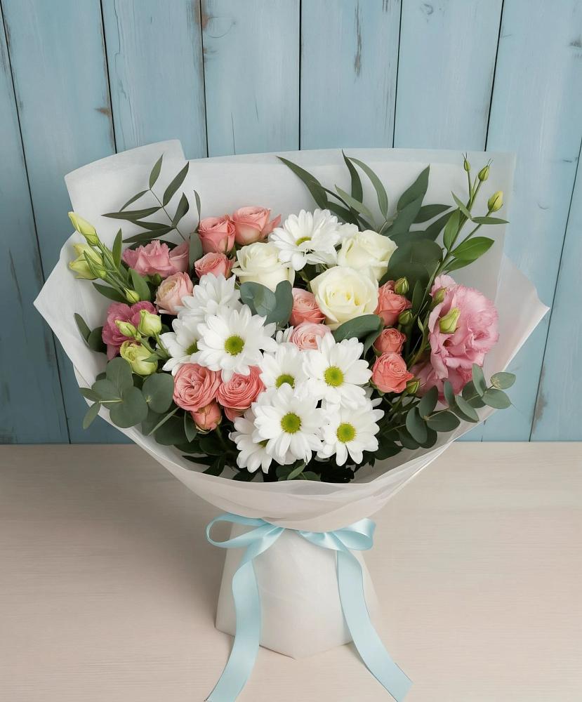 Букет цветов из: Розы, Лизиантусы и Хризантемы в Энергетик