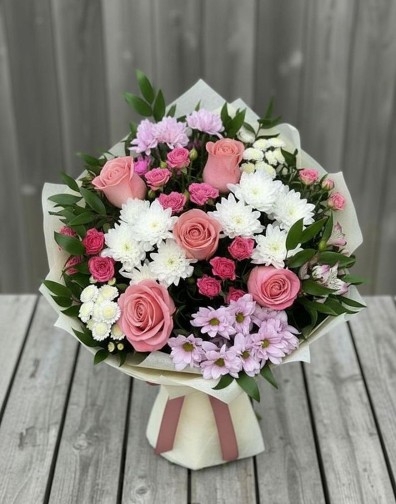 Букет цветов из: Альстромерии, Гвоздики, Розы и Хризантемы в Энергетик