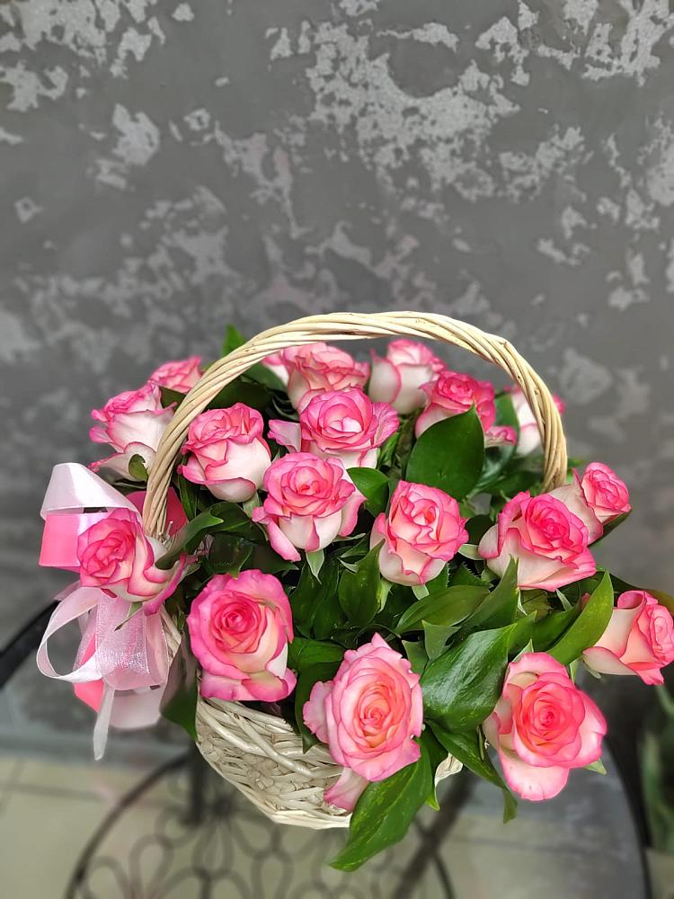 Цветочная композиция из Розы в корзине в Энергетик