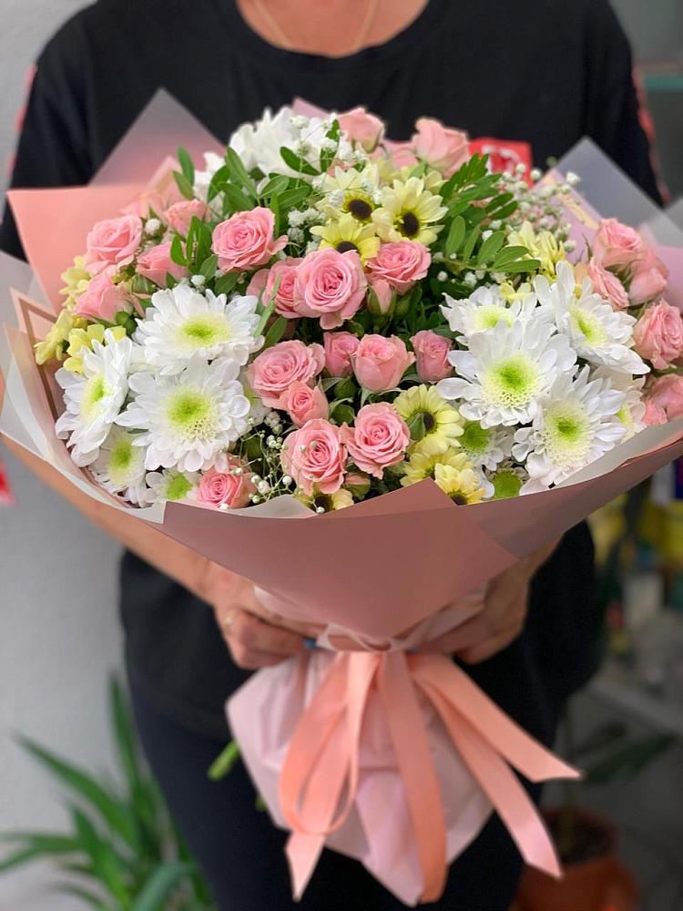 Букет цветов из: Розы и Хризантемы в Энергетик