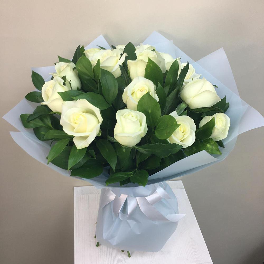 Букет 15 Белых роз Проуд в Энергетик