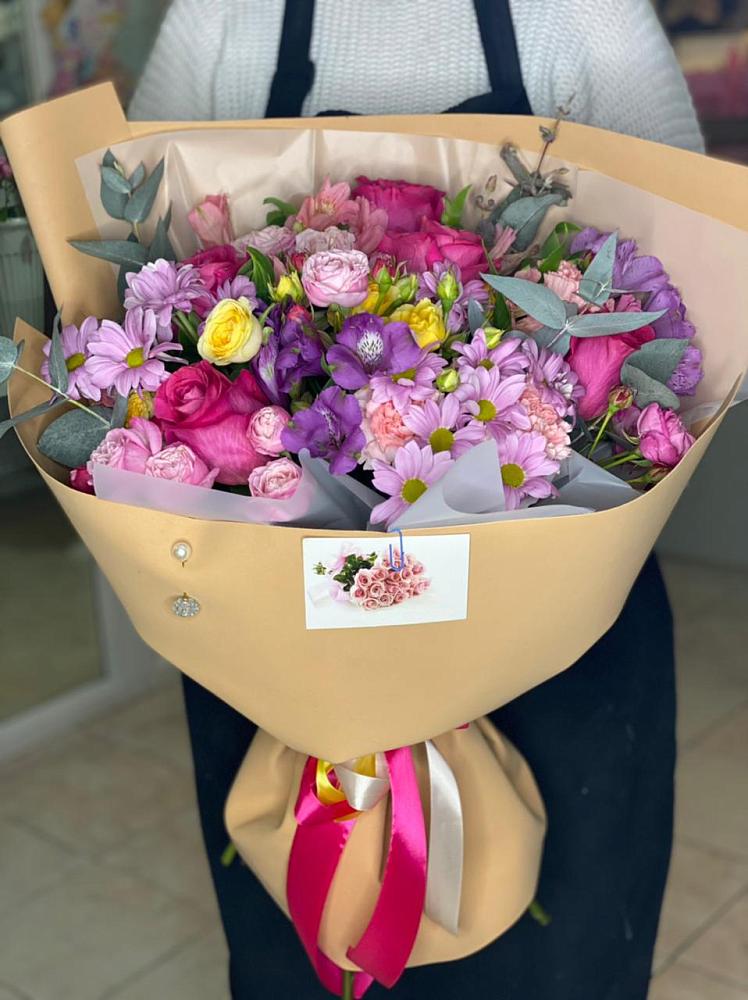 Букет цветов из: Хризантемы, Гвоздики и Альстромерии в Энергетик