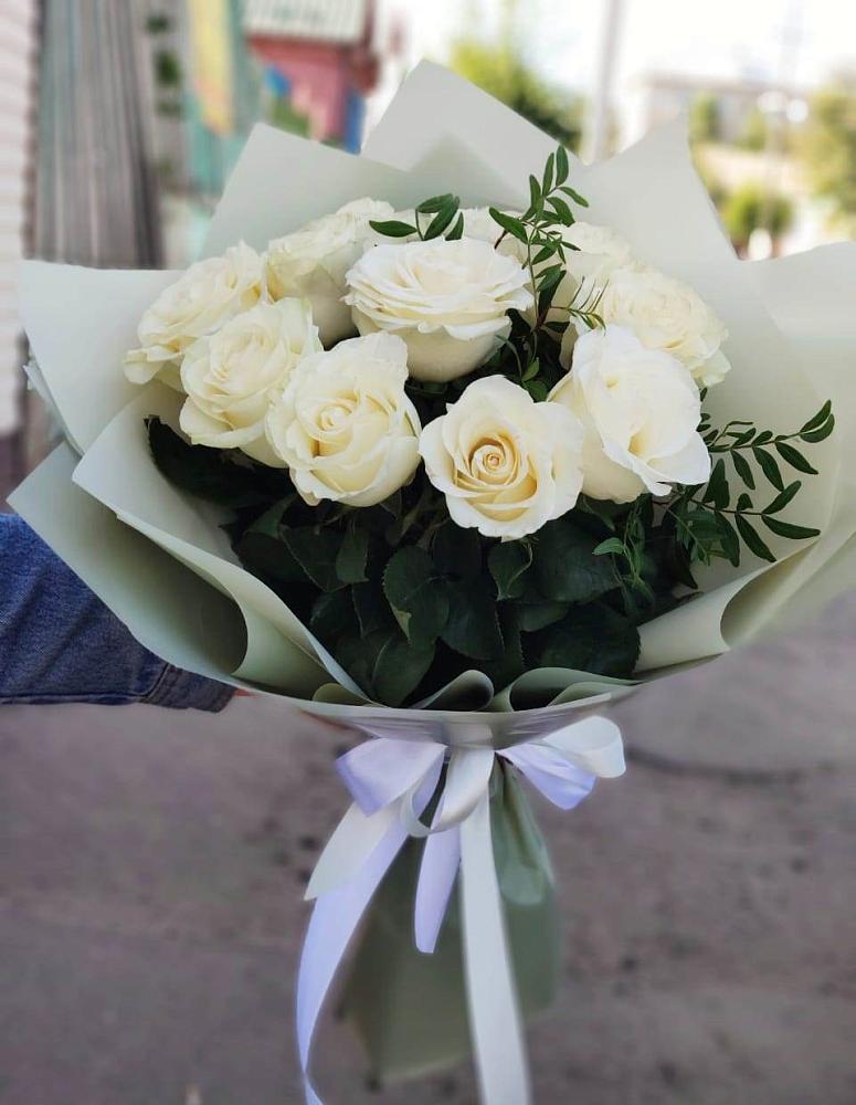 Букет Белые розы Проуд в Энергетик