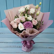 Букет цветов из:  Розы и Лизиантусы в Энергетик