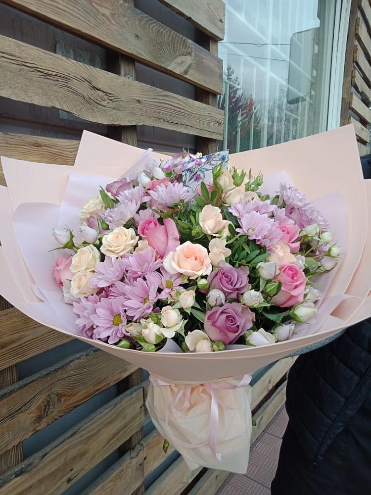 Букет цветов из: Розы и Хризантемы в Энергетик