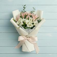 Букет цветов из:  Альстромерии в Энергетик