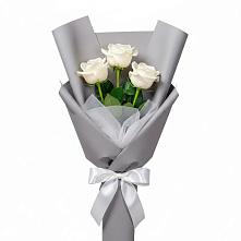 Букет 3 белые розы в Энергетик