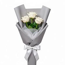 Букет 3 белые розы в Энергетик