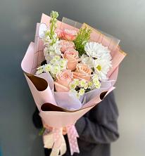 Букет цветов из:  Хризантемы и Розы в Энергетик