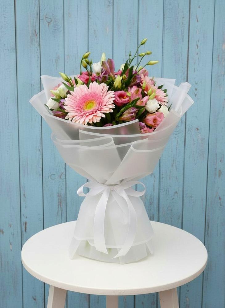 Букет цветов из: Герберы, Альстромерии и Лизиантусы в Энергетик