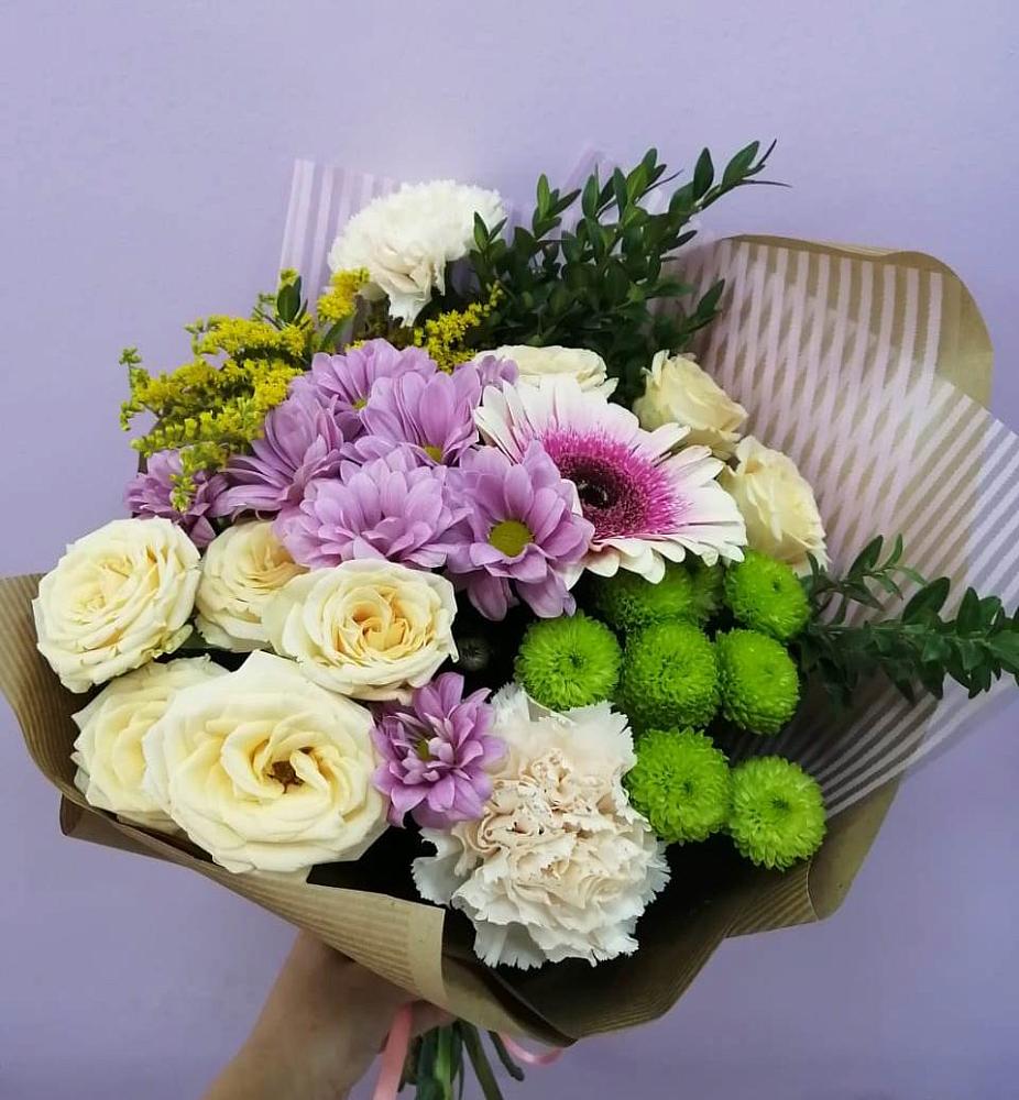 Букет цветов из: Хризантемы, Розы, Гвоздики и Герберы в Энергетик