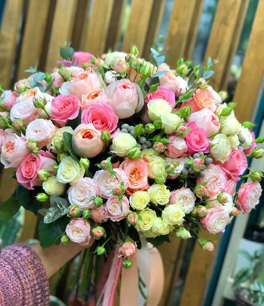 Букет цветов из: Розы в Энергетик