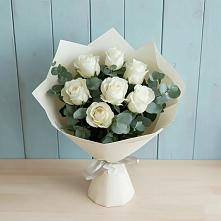 Букет Белые розы в Эвкалипте в Энергетик