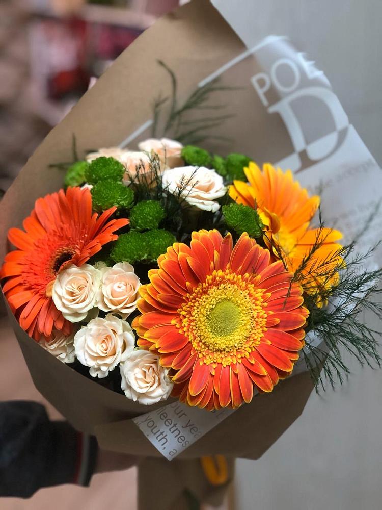 Букет цветов из: Герберы, Хризантемы и Розы в Энергетик