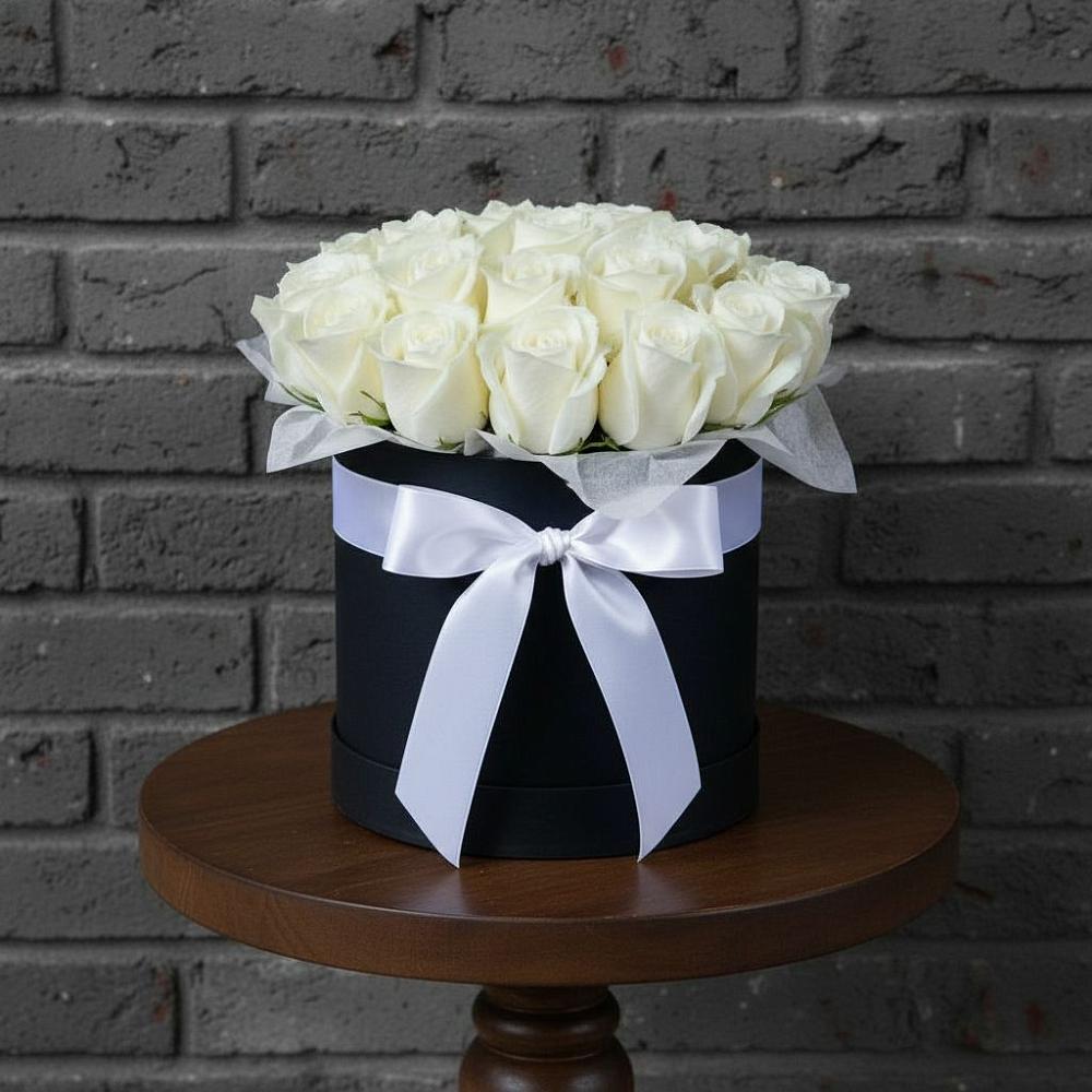 Цветочная композиция из Розы в шляпной коробке в Энергетик