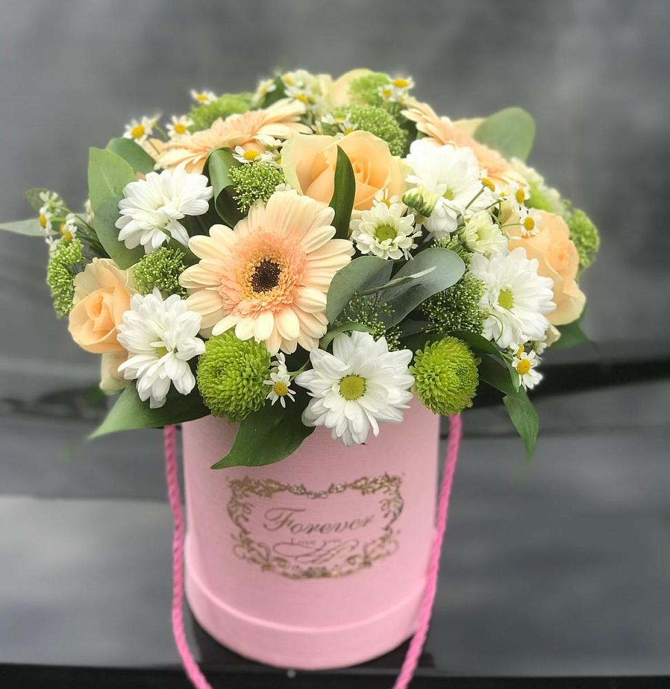 Цветочная композиция из Розы, Герберы и Хризантемы в шляпной коробке в Энергетик